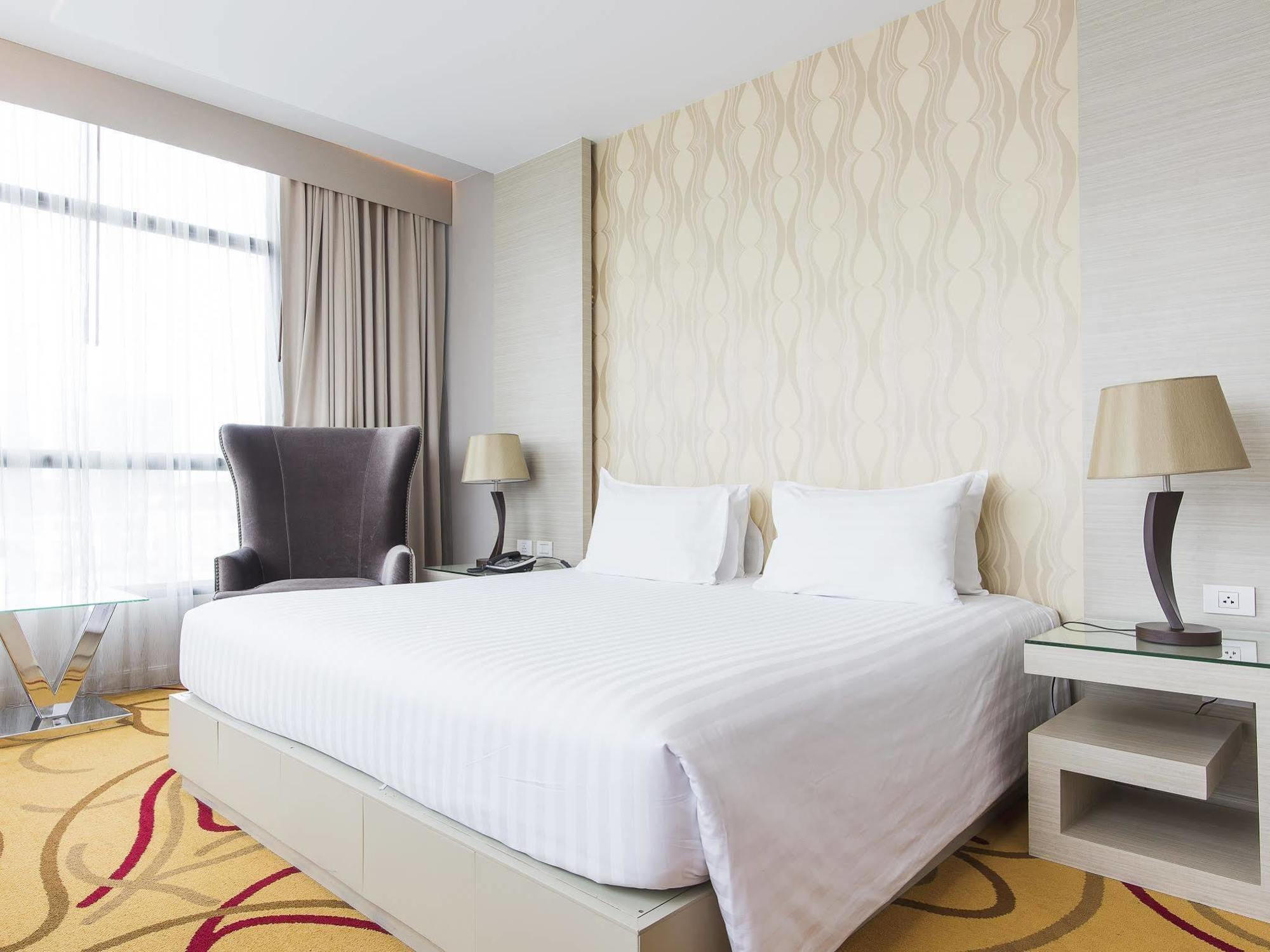 One One Bangkok Hotel Luaran gambar