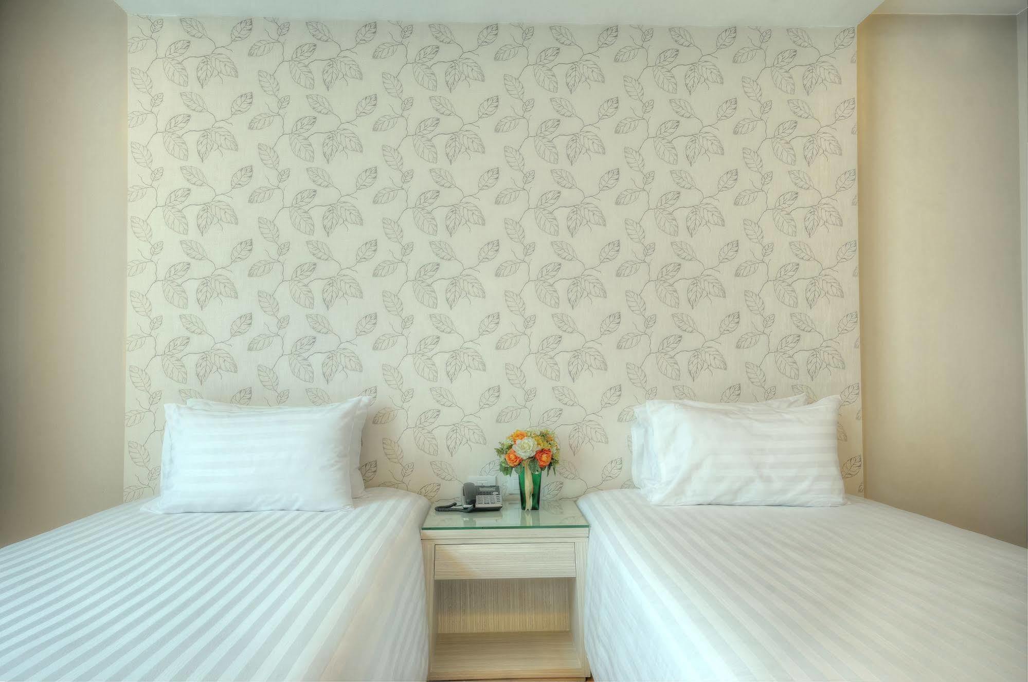 One One Bangkok Hotel Luaran gambar